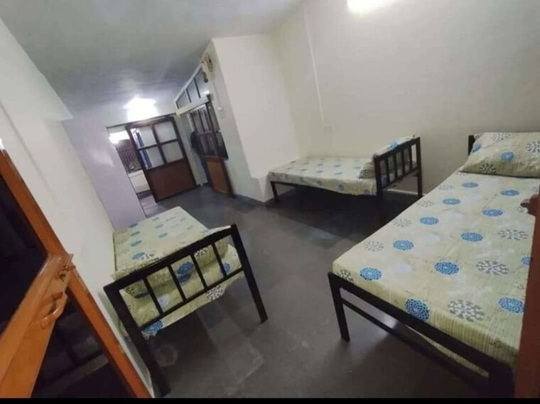 Room, vashi Pg For Boys & Girls In Vashi 9833517