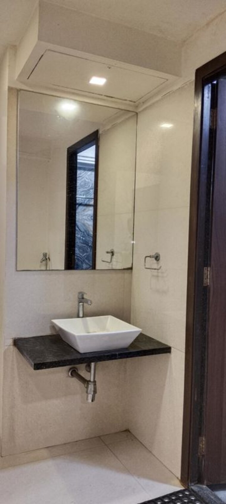 Bathroom, mamata-apartments 2 Bedroom 900 Sq.Ft. Apartment In Prabhadevi Mumbai 9833529