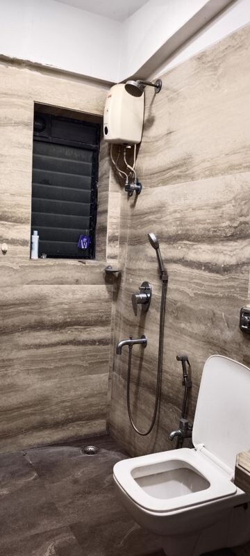 Furnished Amenities in 2 BHK Apartment at Mamata Apartments, Prabhadevi – for Rent