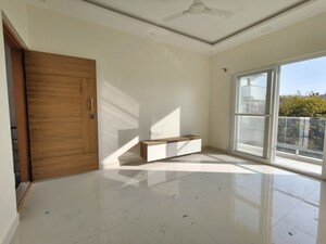 Room in 1 BHK Apartment at Indiranagar – for Rent