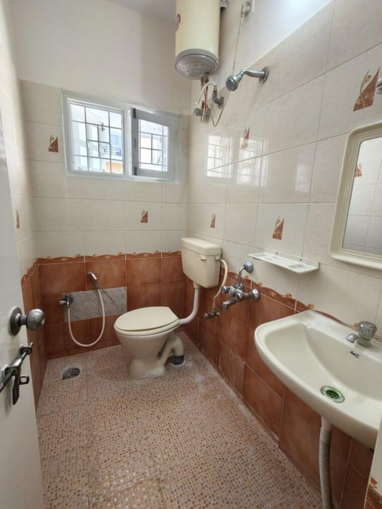 Team Area, kodihalli 1 Bedroom 500 Sq.Ft. Apartment In Kodihalli Bangalore 9833543