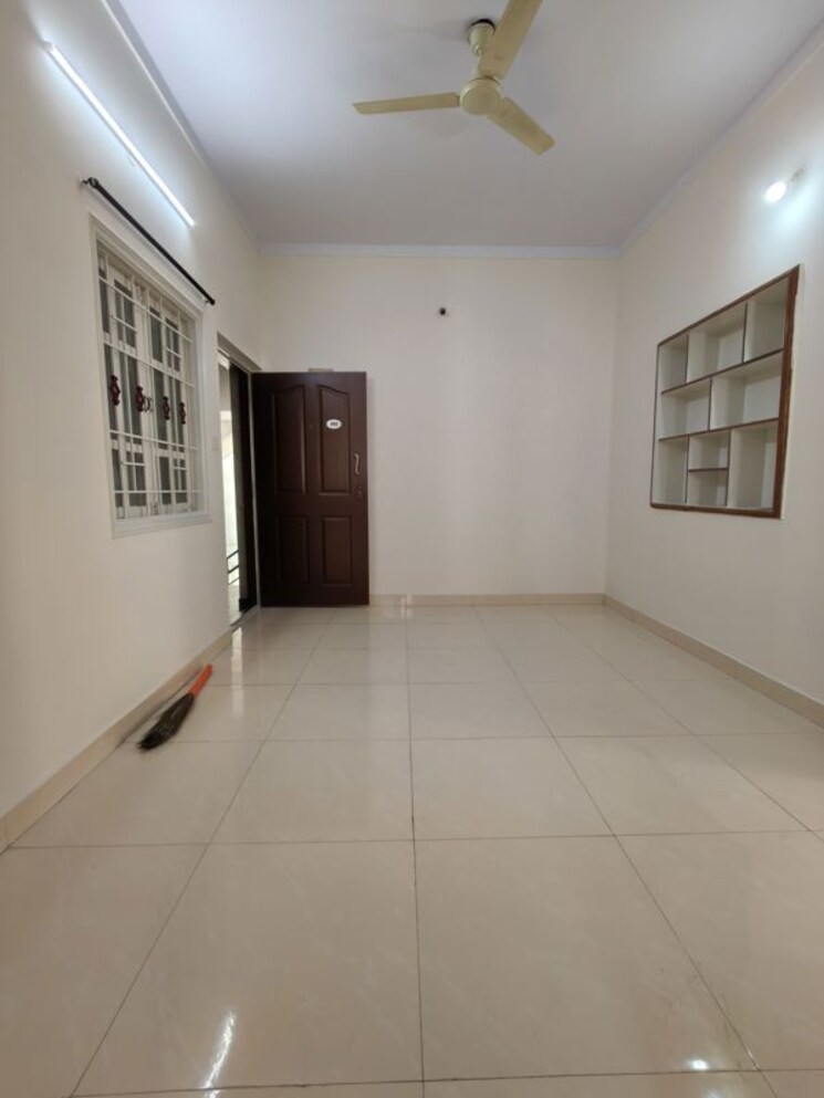 Room, kodihalli 1 Bedroom 500 Sq.Ft. Apartment In Kodihalli Bangalore 9833543
