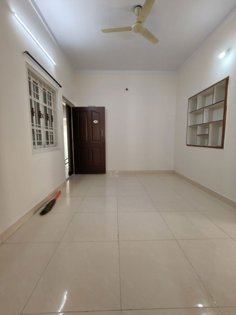 Room, kodihalli 1 Bedroom 500 Sq.Ft. Apartment In Kodihalli Bangalore 9833543