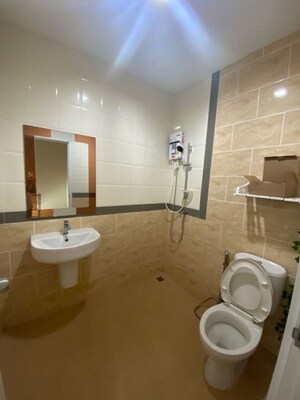 Bathroom in 2 BHK Apartment at Gurudev Apartment, Prabhadevi – for Rent