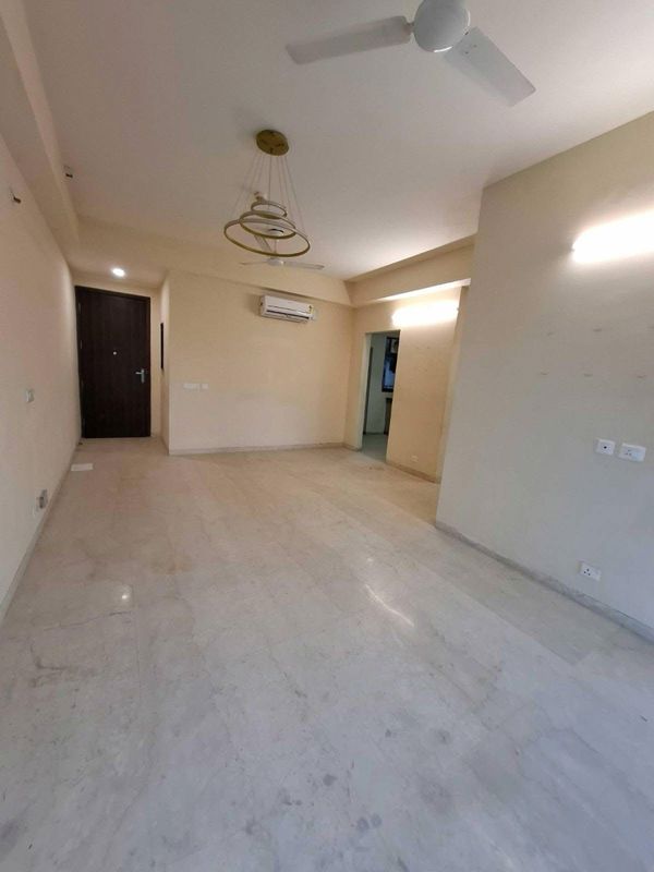 2 BHK Apartment For Rent in Paras Dews