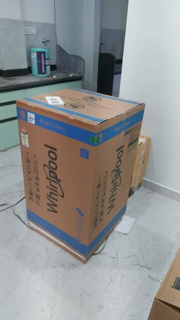 Master Bedroom in 1 RK Builder Floor at Gomti Nagar – for Rent