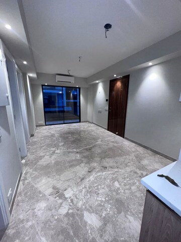 Room in 3 BHK Apartment at Signature Global City 63A, Sector 63a – for Rent