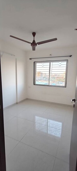 Room in 1 BHK Apartment at Guru Vista CHS, Kharadi – for Rent