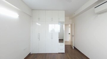 Room in 3 BHK Apartment at Conscient Heritage Max, Sector 102 – for Rent