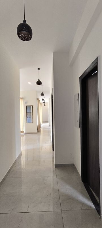 Building Lobby in 4 BHK Builder Floor at BPTP Amstoria, Sector 102 – for Rent