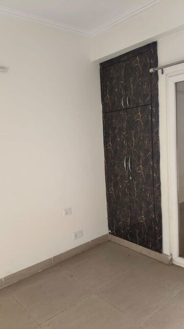 Room in 2 BHK Apartment at Mahagun Mywoods, Sector 16c Greater Noida – for Sale