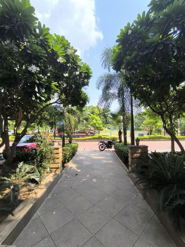 4 BHK + Pooja Room,Servant Room,Extra Room 3560 Sq.Ft. Builder Floor in BPTP Amstoria