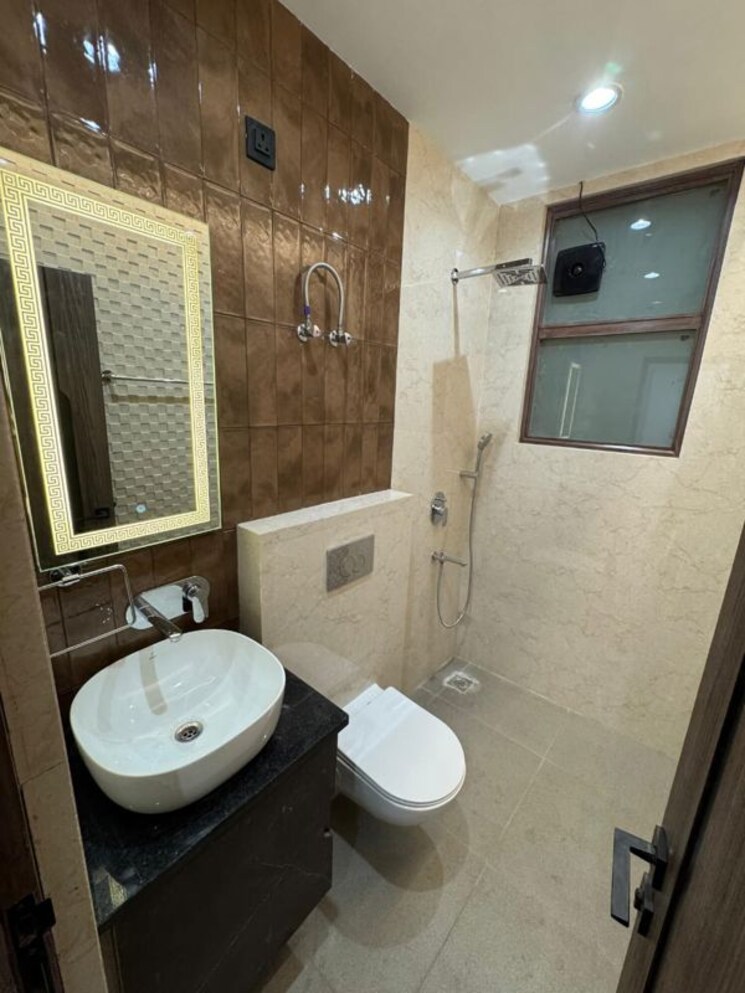 Bathroom, east of kailash 3 Bedroom 1650 Sq.Ft. Apartment In East Of Kailash Delhi 9833627