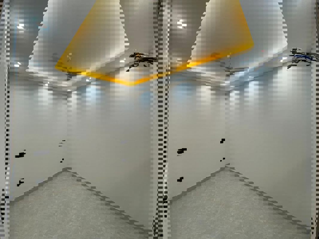 3 BHK + Basement Apartment For Sale in Defence Colony