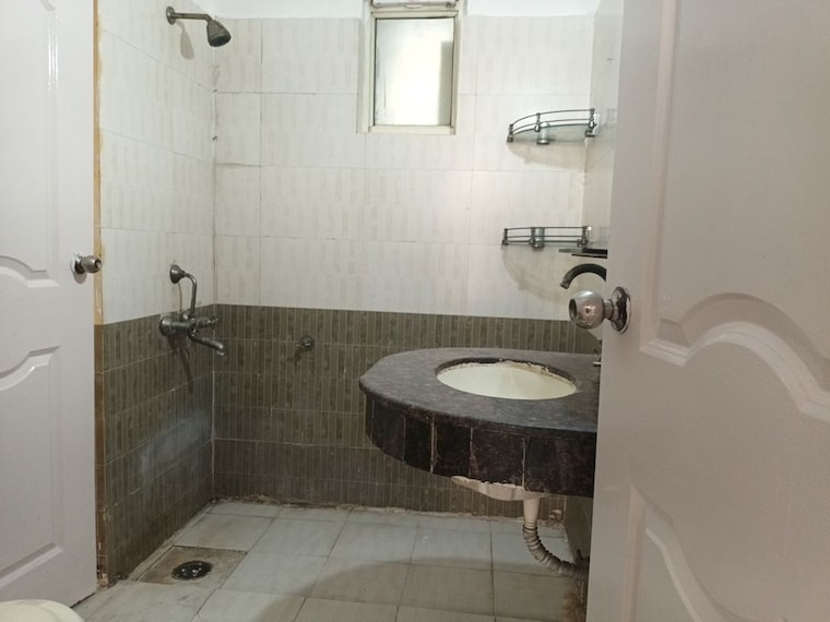 Bathroom, civitech-florencia 3 Bedroom 1650 Sq.Ft. Apartment In Vaishali Sector 9 Ghaziabad 9833646