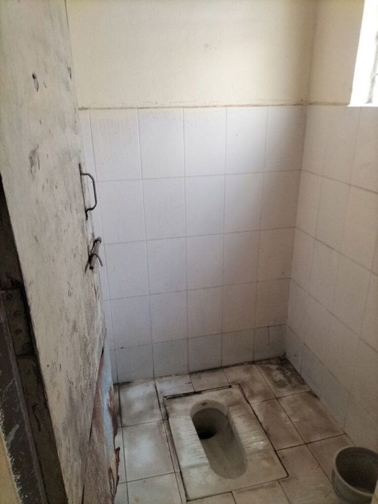 Bathroom, raj-complex 1 Bedroom 500 Sq.Ft. Apartment In Dhankawadi Pune 9833653