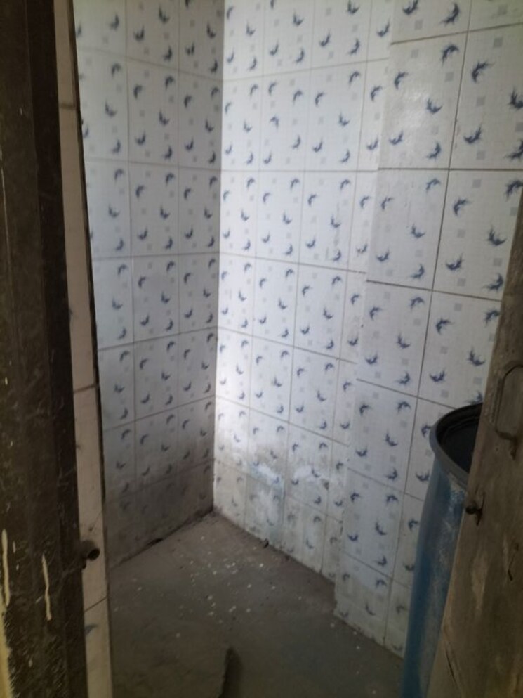 Bathroom, raj-complex 1 Bedroom 500 Sq.Ft. Apartment In Dhankawadi Pune 9833653