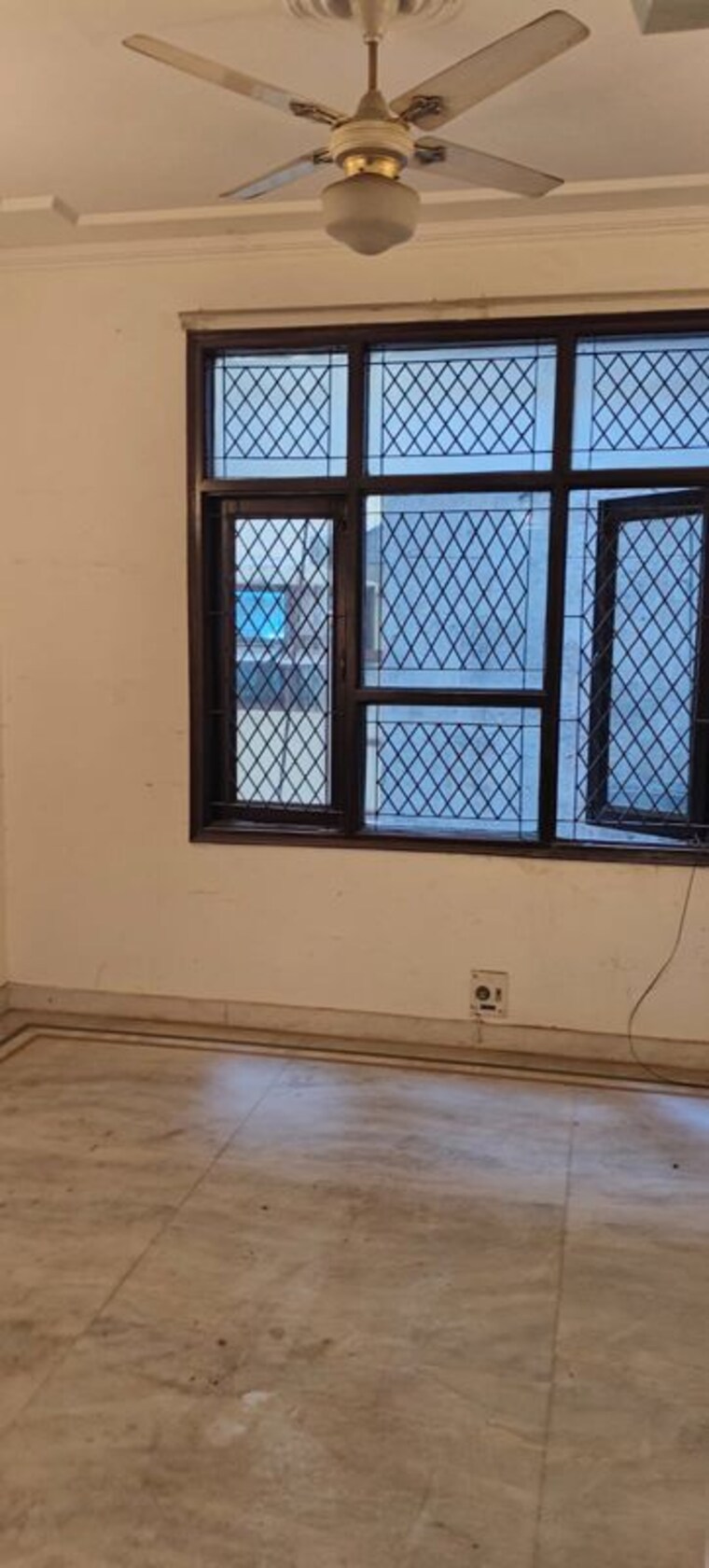 Room, greater kailash ii 4 Bedroom 500 Sq.Yd. Builder Floor In Greater Kailash ii Delhi 9833654