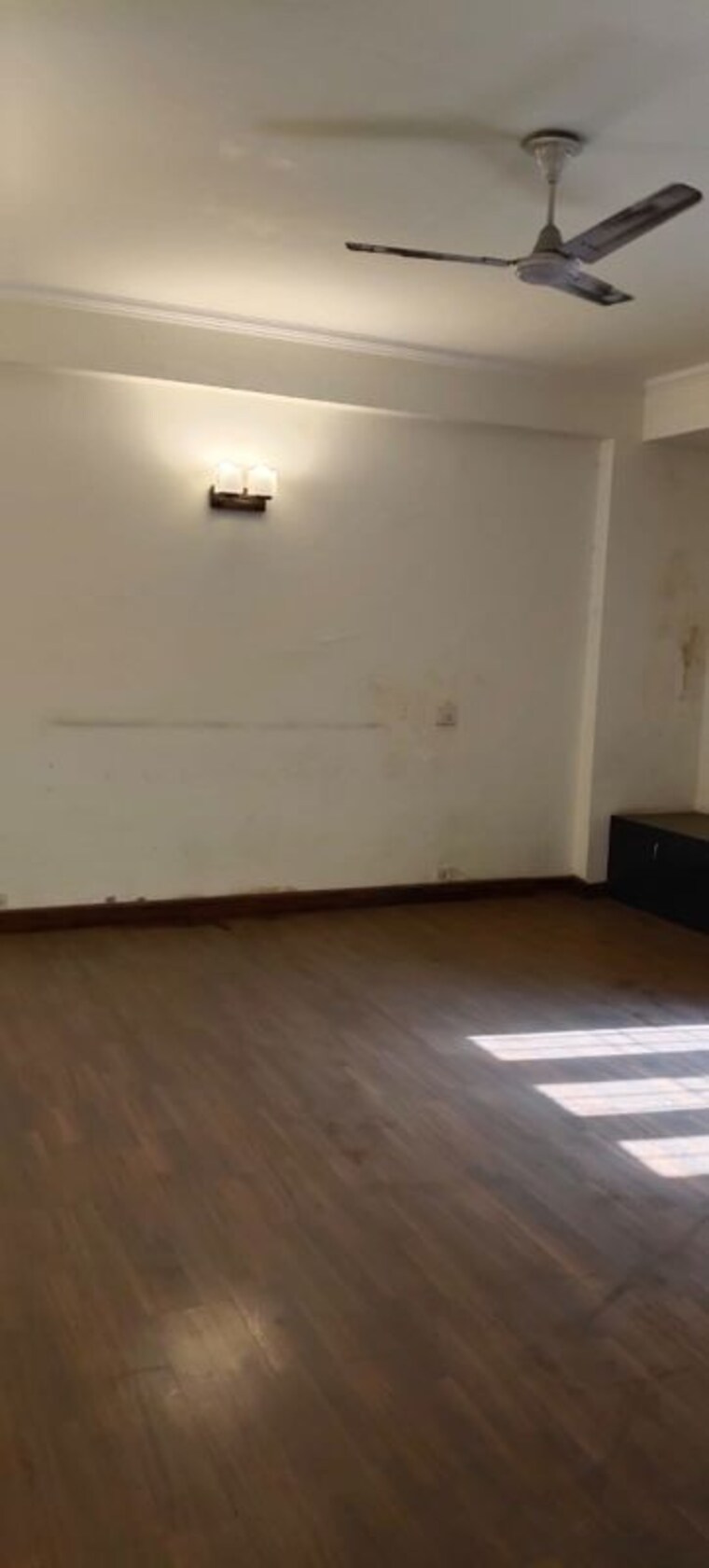 Room, greater kailash ii 4 Bedroom 500 Sq.Yd. Builder Floor In Greater Kailash ii Delhi 9833654