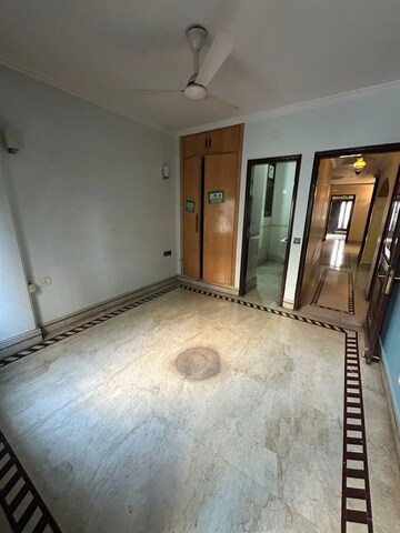 Bedroom in 3 BHK Builder Floor at South Extension ii – for Rent
