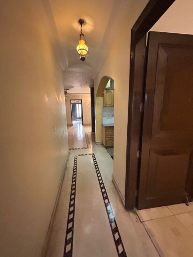 undefined, south extension ii 3 Bedroom 200 Sq.Yd. Builder Floor In South Extension ii Delhi 9833657