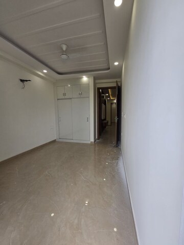 Room in 3 BHK Apartment at Chattarpur – for Rent