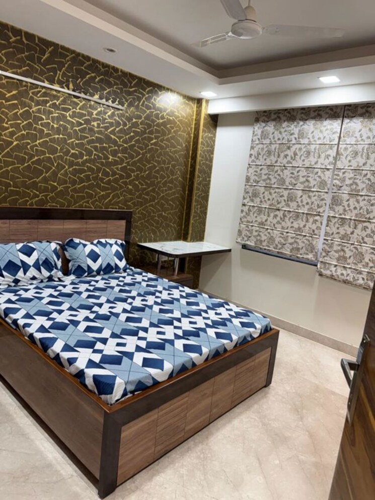 Bedroom, chittaranjan park 3 Bedroom 125 Sq.Yd. Builder Floor In Chittaranjan Park Delhi 9833660