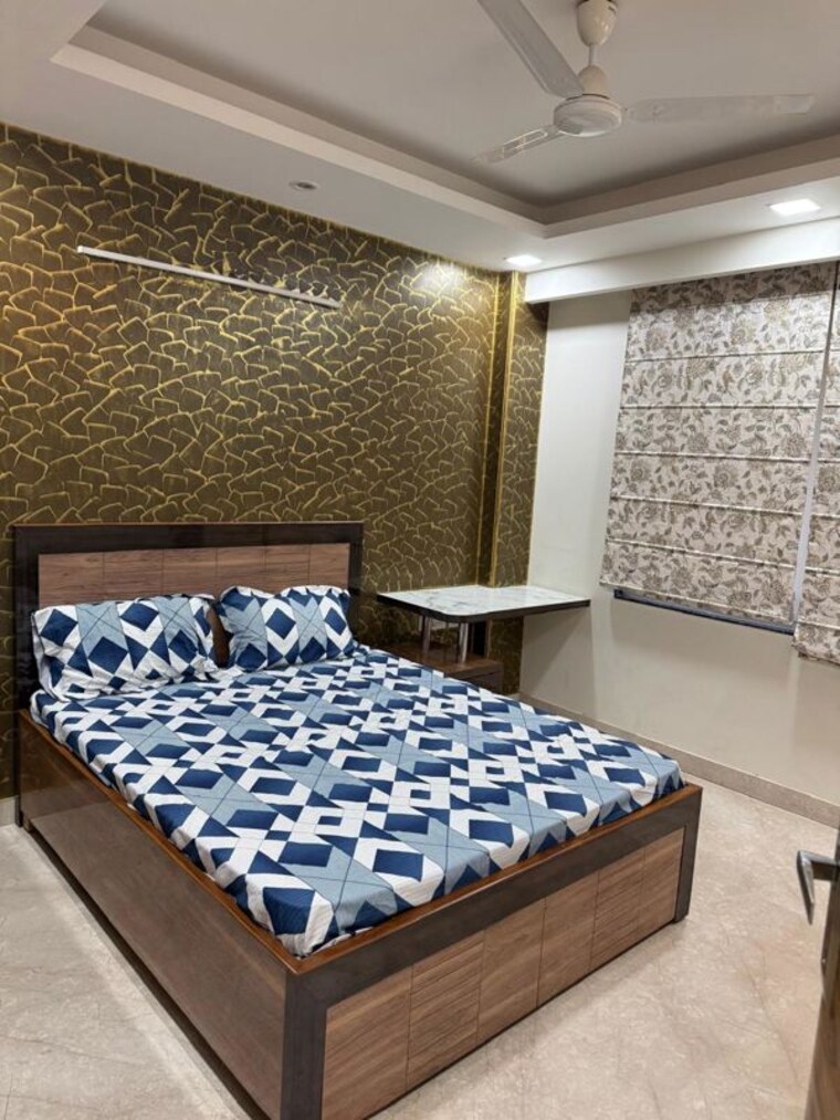 Bedroom, chittaranjan park 3 Bedroom 125 Sq.Yd. Builder Floor In Chittaranjan Park Delhi 9833660