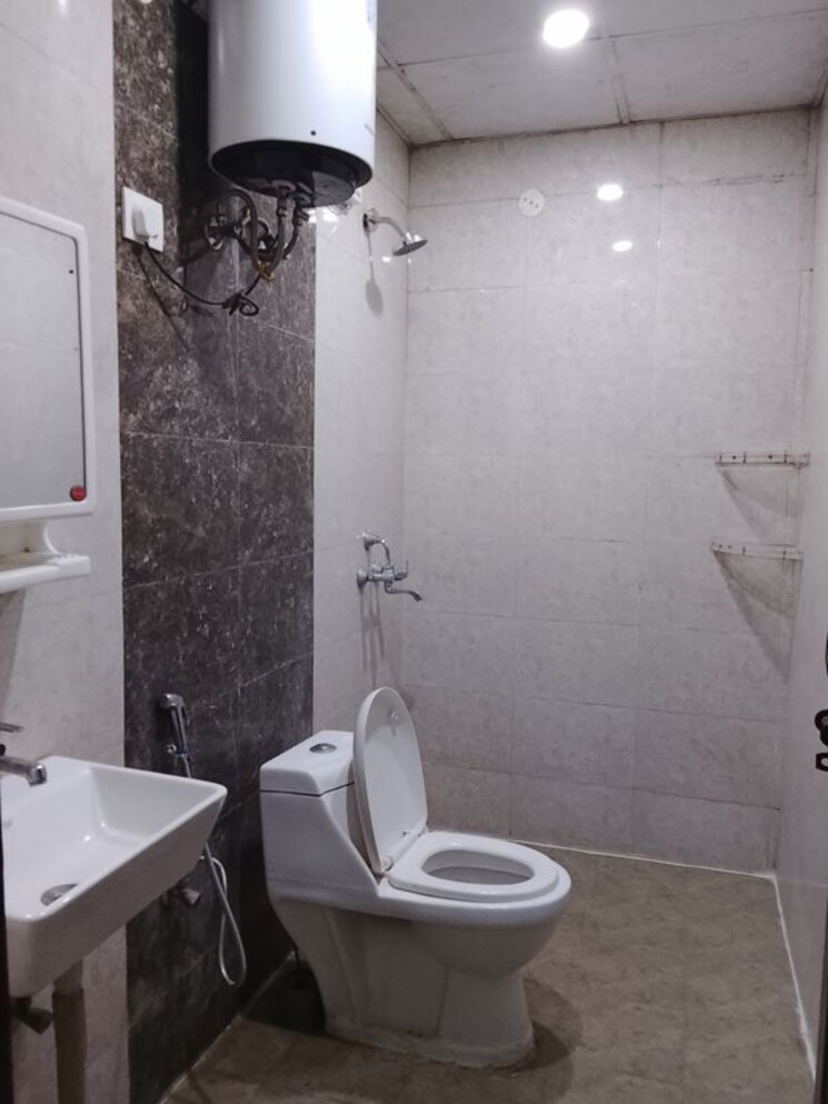 Bathroom, empire-floors 1.5 Bedroom 700 Sq.Ft. Builder Floor In Sector 57 Gurgaon 9833675