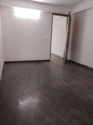 Room in 1.5 BHK Builder Floor at Empire Floors, Sector 57 – for Rent