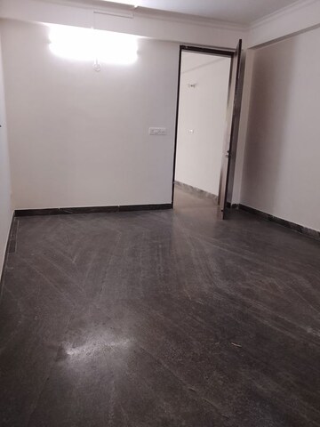 Room in 1.5 BHK Builder Floor at Empire Floors, Sector 57 – for Rent