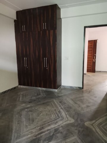 Room in 2 BHK Builder Floor at Empire Floors, Sector 57 – for Rent