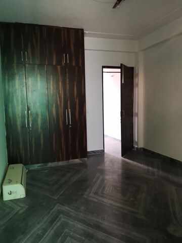 Room in 2 BHK Builder Floor at Empire Floors, Sector 57 – for Rent