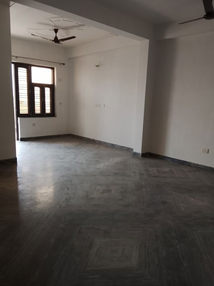 Room, empire-floors 2 Bedroom 800 Sq.Ft. Builder Floor In Sector 57 Gurgaon 9833677