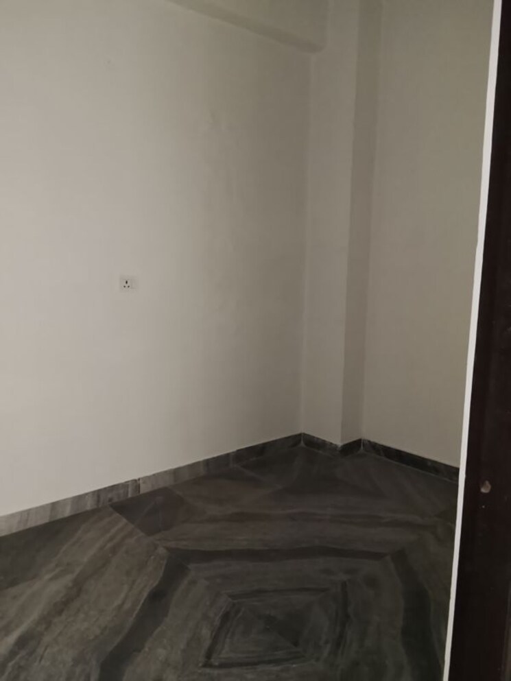 Room, empire-floors 2 Bedroom 800 Sq.Ft. Builder Floor In Sector 57 Gurgaon 9833677