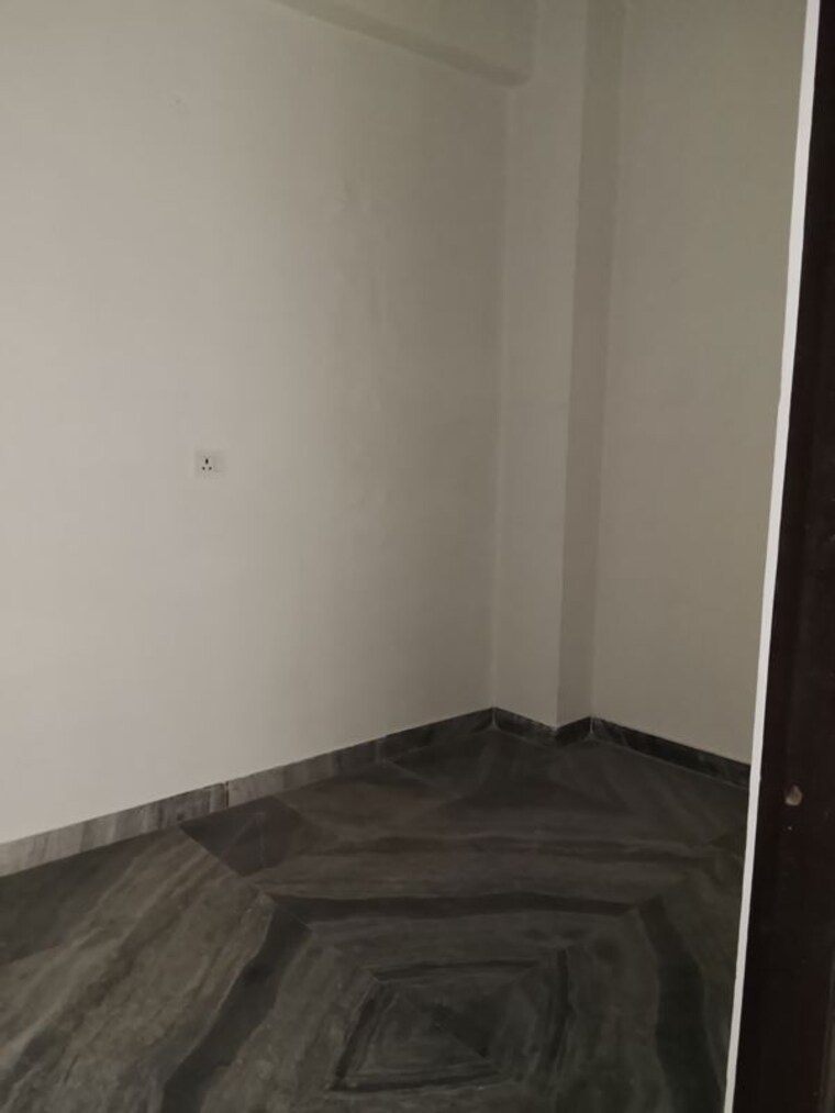 Room, empire-floors 2 Bedroom 800 Sq.Ft. Builder Floor In Sector 57 Gurgaon 9833677