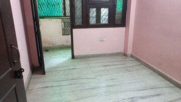 Room in 1 BHK Builder Floor at Vaishali Sector 2 – for Rent