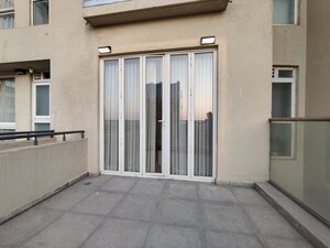 Room in 1 BHK Apartment at Bhartiya City Leela Residences, Thanisandra Main Road – for Rent