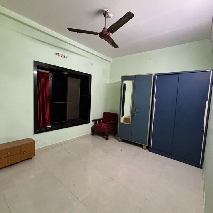 Room, goregaon east 2 Bedroom 680 Sq.Ft. Apartment In Goregaon East Mumbai 9833689