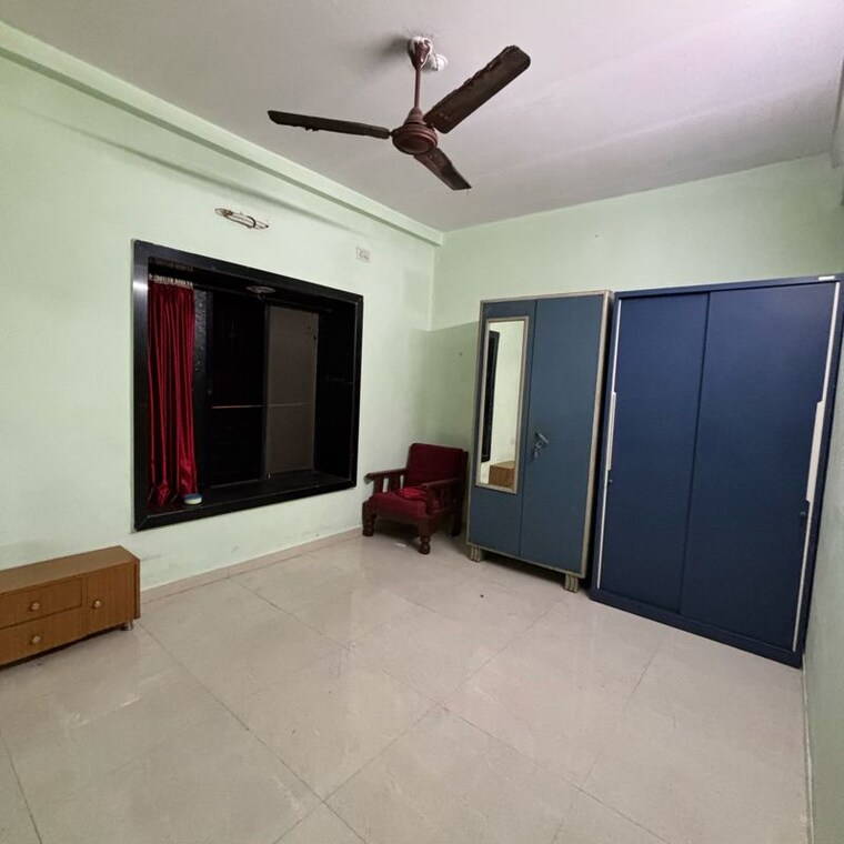 Room, goregaon east 2 Bedroom 680 Sq.Ft. Apartment In Goregaon East Mumbai 9833689