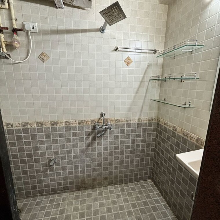 Bathroom, goregaon east 2 Bedroom 680 Sq.Ft. Apartment In Goregaon East Mumbai 9833689
