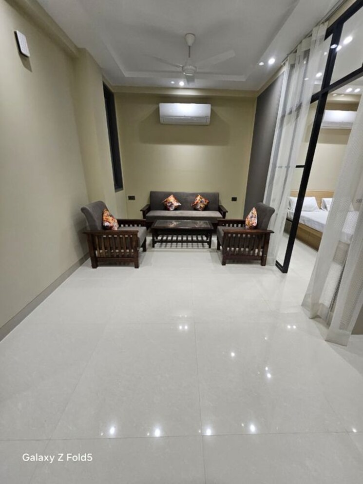  Parking, sector 38 1 Bedroom 749 Sq.Ft. Builder Floor In Sector 38 Gurgaon 9833699