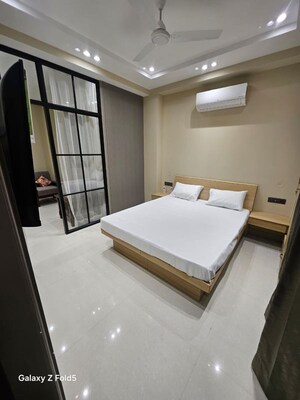 Bedroom in 1 BHK Builder Floor at Sector 38 – for Rent