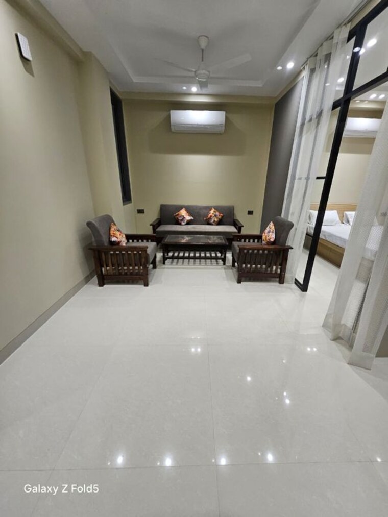  Parking, sector 39 1 Bedroom 748 Sq.Ft. Builder Floor In Sector 39 Gurgaon 9833702