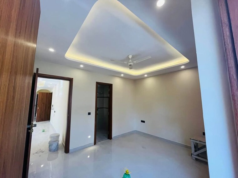 Room, sector 41 2 Bedroom 1800 Sq.Ft. Builder Floor In Sector 41 Faridabad 9833743