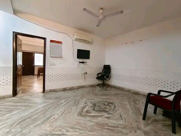 Parking in 2 BHK Builder Floor at Chattarpur – for Rent