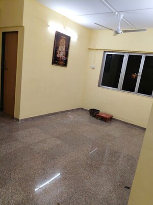 Room in 1 RK Apartment at Shilpa Apartments Prabhadevi, Prabhadevi – for Rent