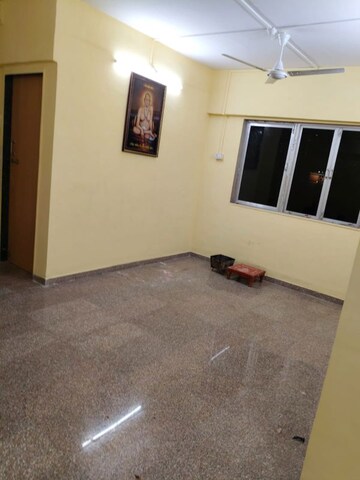 Room in 1 RK Apartment at Shilpa Apartments Prabhadevi, Prabhadevi – for Rent