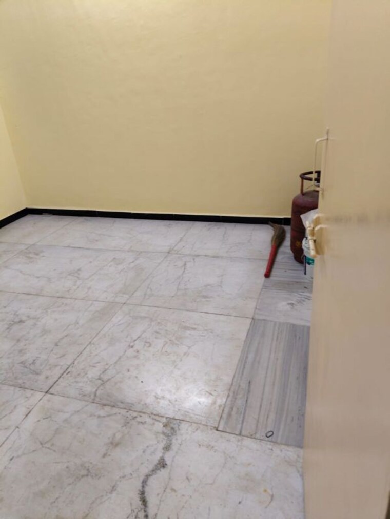 Room, shilpa-apartments-prabhadevi 1 RK 230 Sq.Ft. Apartment In Prabhadevi Mumbai 9833817