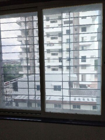 Room in 3 BHK Apartment at Atlantica East, Mundhwa – for Sale